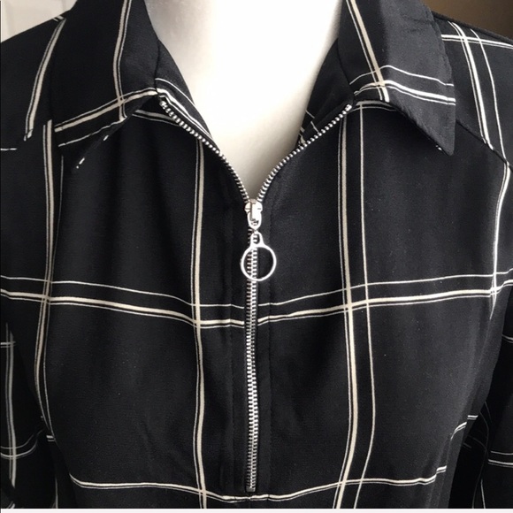 Nice black and ivory half zip blouse - Picture 2 of 8